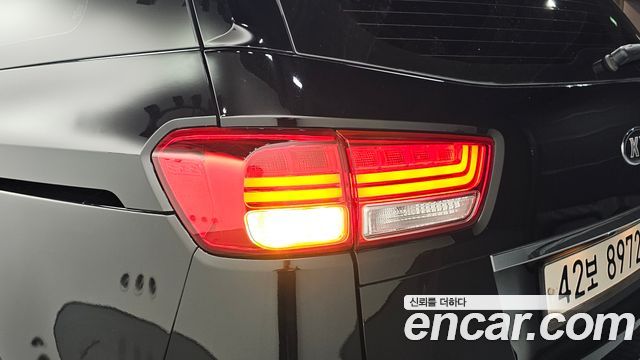 Kia Canival 2016 — photo 9