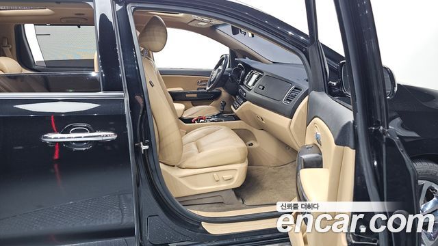 Kia Canival 2016 — photo 16