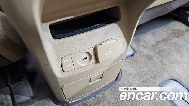 Kia Canival 2016 — photo 27