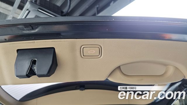 Kia Canival 2016 — photo 30