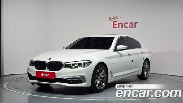 BMW 5-Series 2018 — photo 1