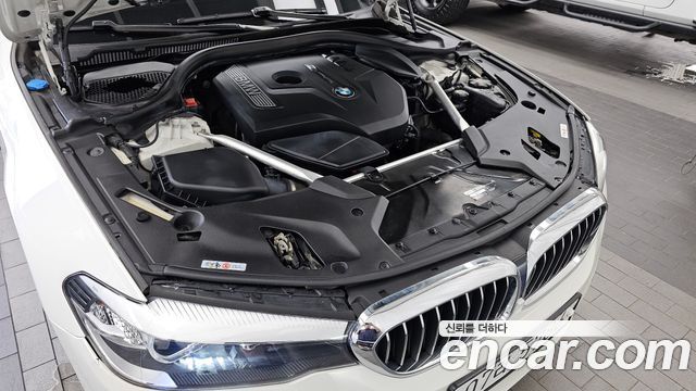BMW 5-Series 2018 — photo 6