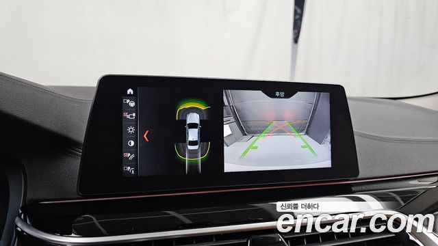 BMW 5-Series 2018 — photo 15