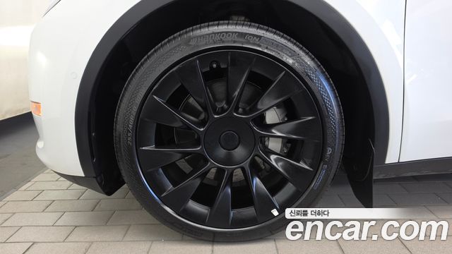 Tesla Model Y 2022 — photo 5