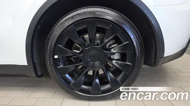 Tesla Model Y 2022 — photo 7