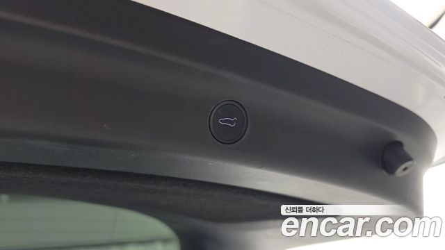 Tesla Model Y 2022 — photo 29