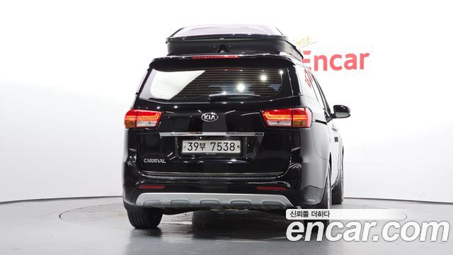 Kia Canival 2018 — photo 4