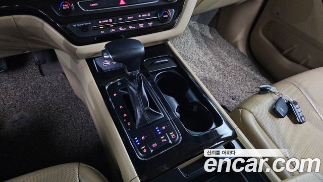 Kia Canival 2018 — photo 12