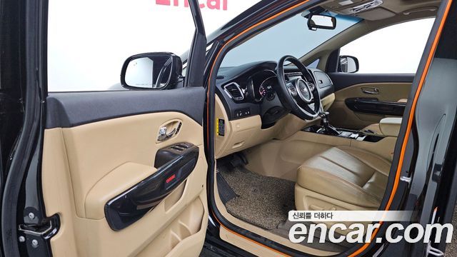Kia Canival 2018 — photo 13