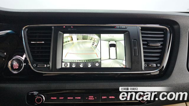 Kia Canival 2018 — photo 21
