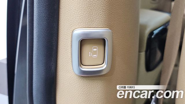 Kia Canival 2018 — photo 24
