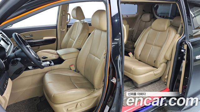 Kia Canival 2018 — photo 16