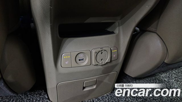 Kia Canival 2018 — photo 31