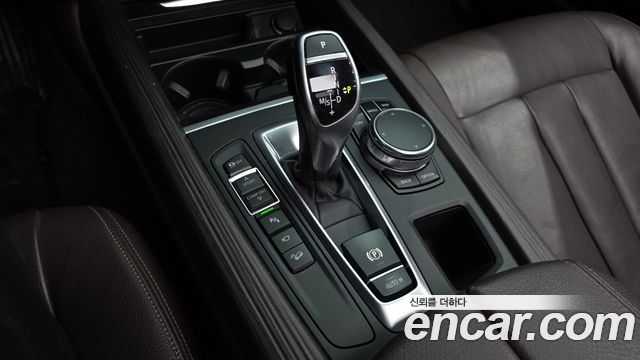 BMW X5 2017 — photo 12