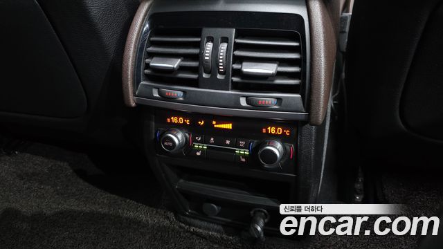 BMW X5 2017 — photo 25