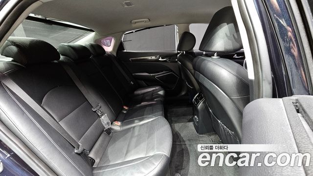 Kia K7 2018 — photo 11
