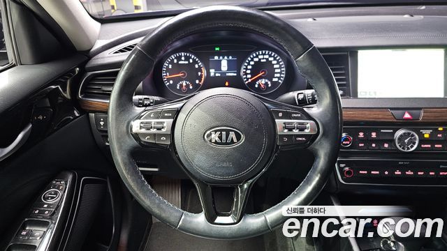 Kia K7 2018 — photo 13