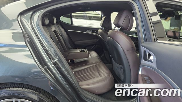 Genesis G70 2021 — photo 17