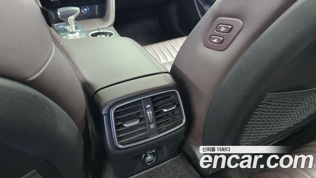 Genesis G70 2021 — photo 25