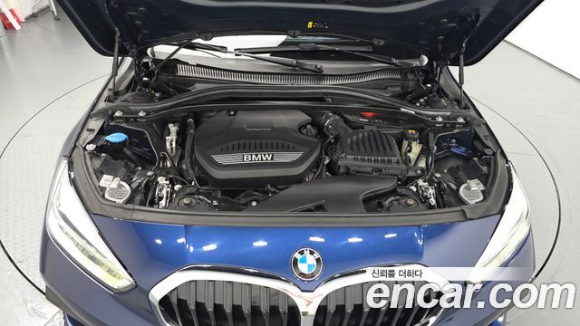 BMW 1-Series 2020 — photo 6