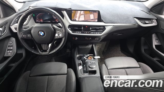 BMW 1-Series 2020 — photo 10
