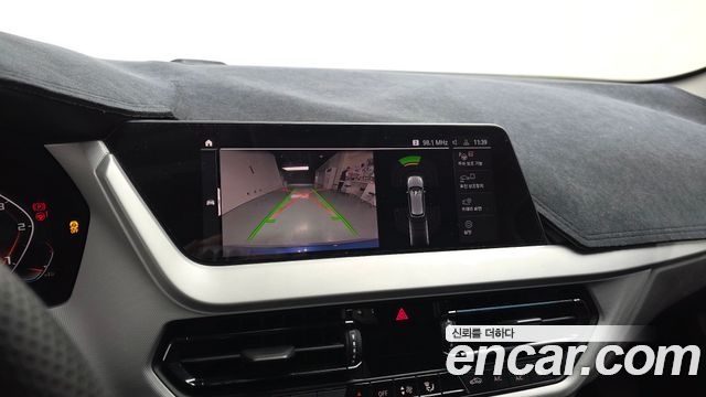 BMW 1-Series 2020 — photo 20