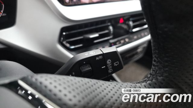 BMW 1-Series 2020 — photo 24