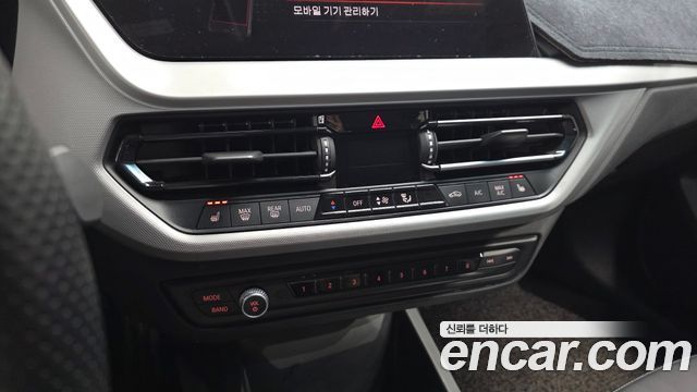 BMW 1-Series 2020 — photo 25