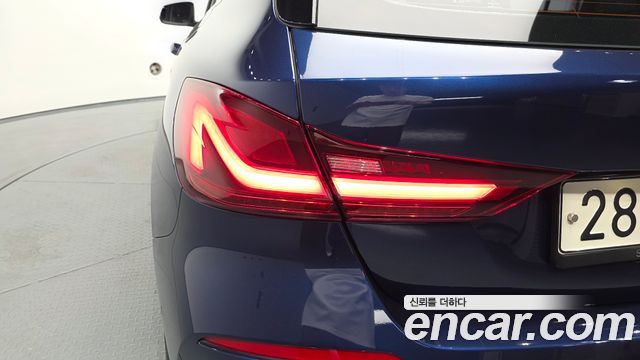 BMW 1-Series 2020 — photo 9