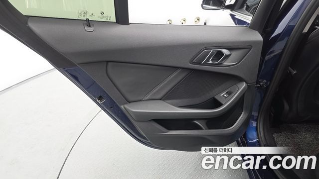 BMW 1-Series 2020 — photo 15