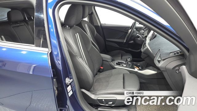 BMW 1-Series 2020 — photo 16