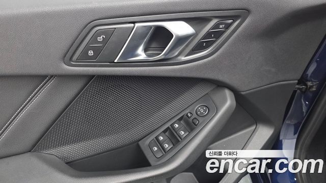 BMW 1-Series 2020 — photo 27