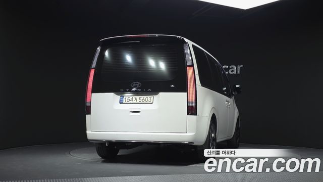 Hyundai Staria 2025 — photo 4