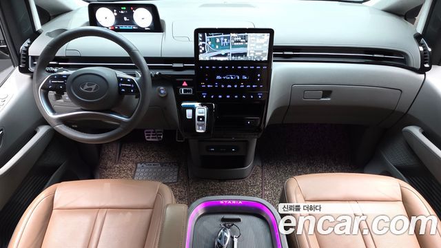 Hyundai Staria 2025 — photo 10