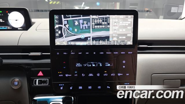 Hyundai Staria 2025 — photo 20