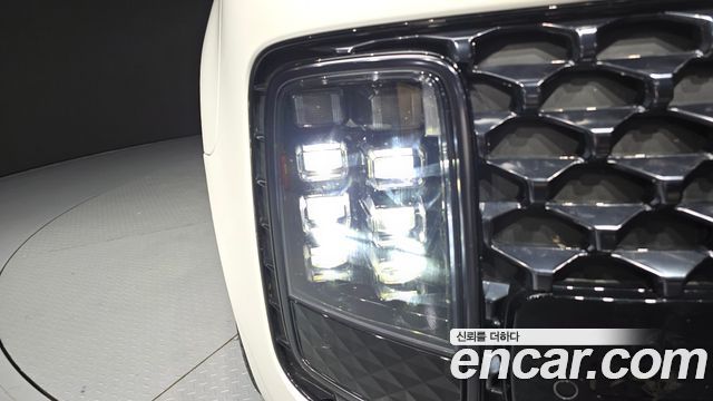 Hyundai Staria 2025 — photo 8