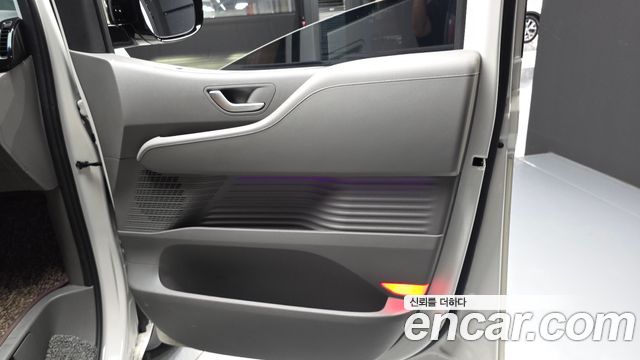 Hyundai Staria 2025 — photo 14