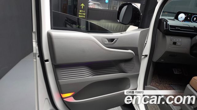 Hyundai Staria 2025 — photo 15