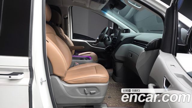 Hyundai Staria 2025 — photo 16