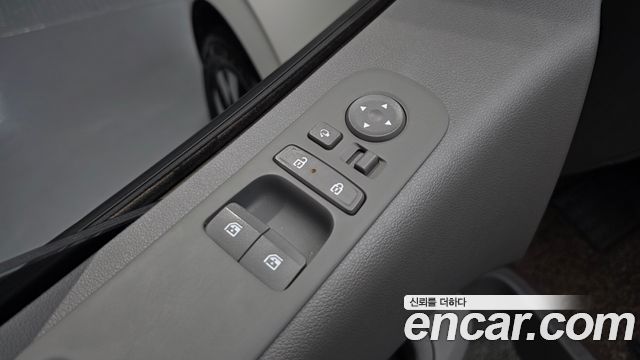 Hyundai Staria 2025 — photo 36