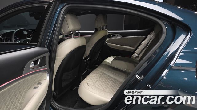 Genesis G70 2021 — photo 11