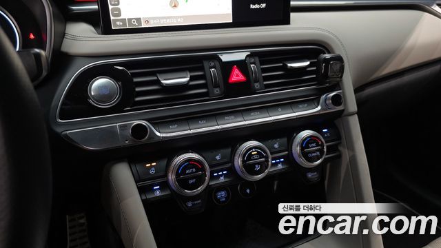 Genesis G70 2021 — photo 17