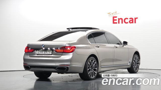 BMW 7-Series 2016 — photo 2