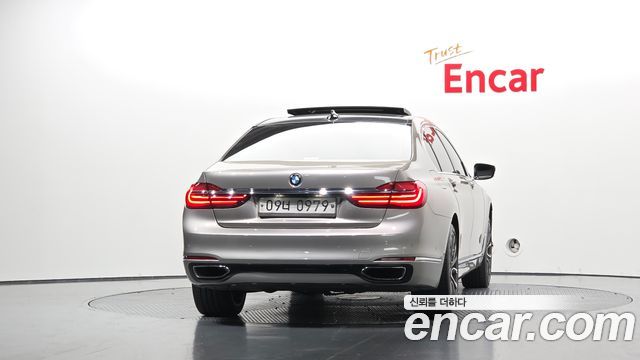 BMW 7-Series 2016 — photo 4