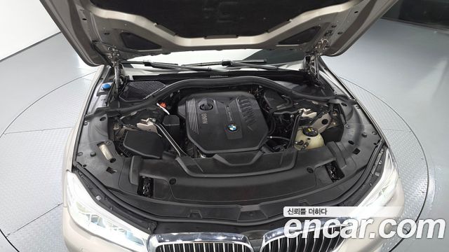 BMW 7-Series 2016 — photo 6
