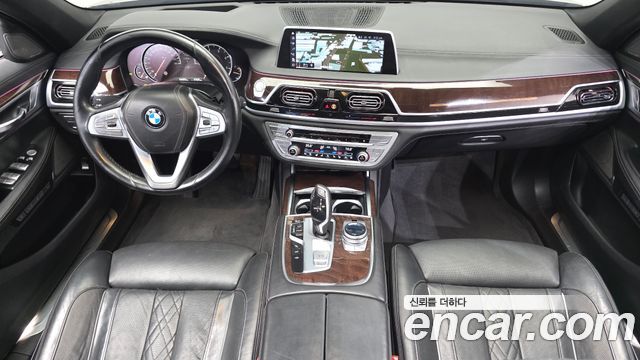 BMW 7-Series 2016 — photo 7
