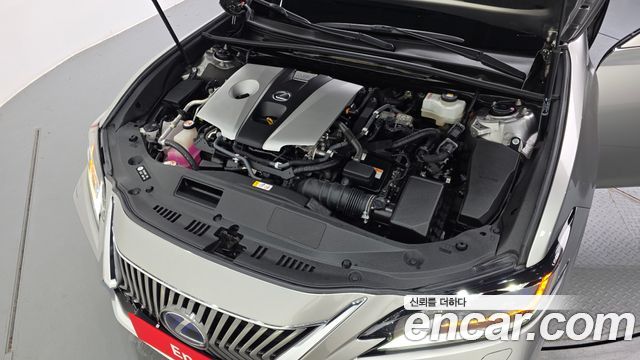 Lexus ES 2019 — photo 6