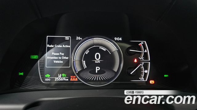 Lexus ES 2019 — photo 11