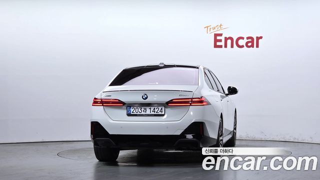 BMW 5-Series 2025 — photo 4