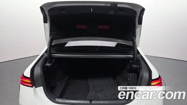 BMW 5-Series 2025 — photo 24